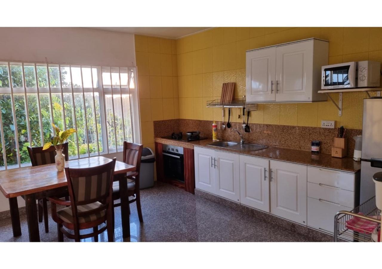 Holiday Home Baie Lazare  Екстер'єр фото
