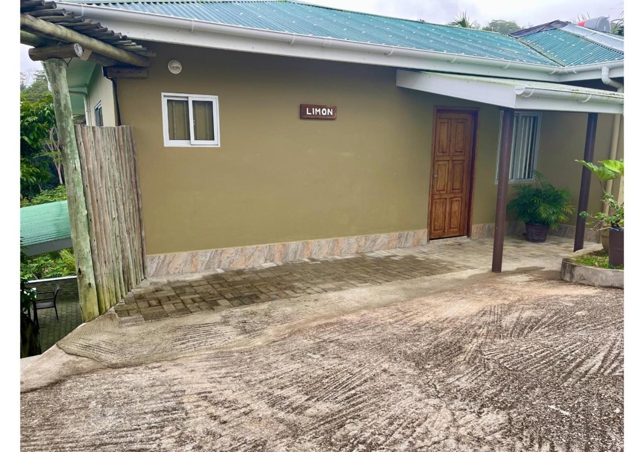 Holiday Home Baie Lazare  Екстер'єр фото